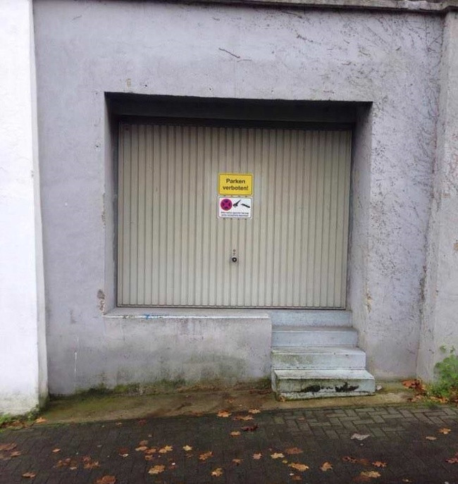 "Nhà để xe này ngầu quá, nhưng tôi không chắc làm thế nào mình có thể đậu xe được trong đó."