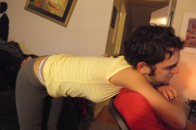 Có 3 người trong bức ảnh này.