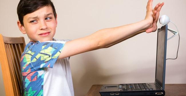 Nên che webcam trên máy tính cá nhân