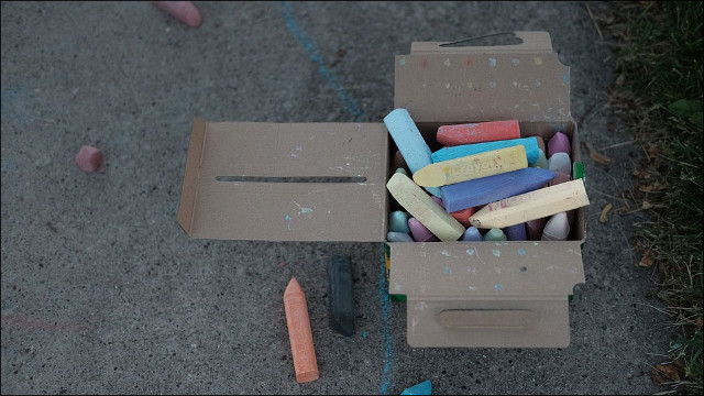 Tìm thấy bút chì màu 10.000 năm tuổi