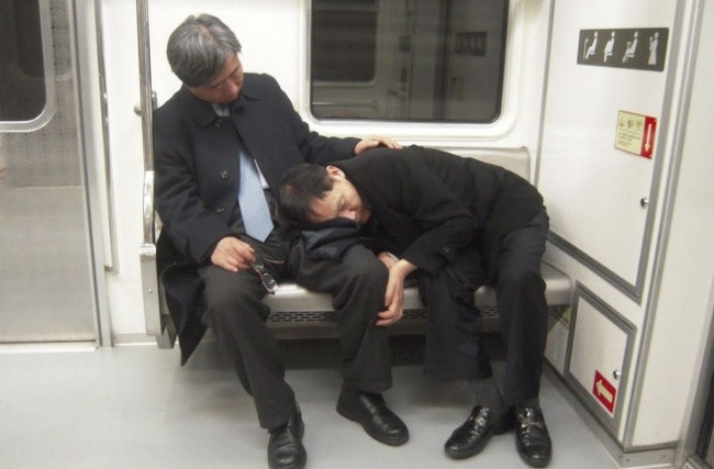 Đừng chạm vào người ngủ trên phố