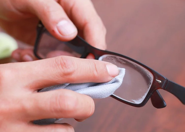 Lau sạch chất dùng để loại bỏ vết xước