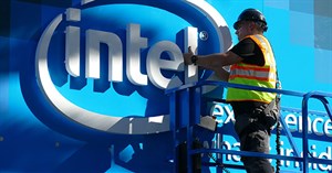 Apple vượt lên Intel là bởi Intel chỉ ngồi im một chỗ