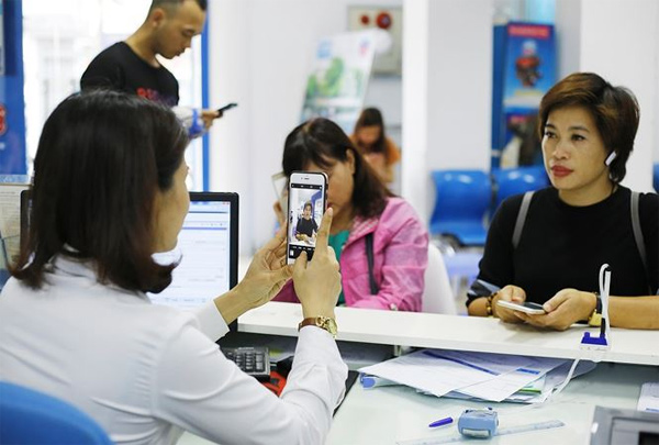 Nộp ảnh chân dung cho nhà mạng