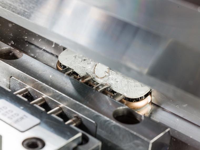 Daisy có thể tách rời 9 phiên bản khác nhau của iPhone