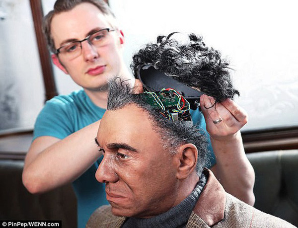 Robot này mang tên Fred và được tạo ra trong vòng 12 tuần