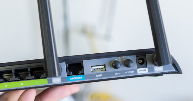 Khởi động lại router có thể giải quyết một vài trục trặc