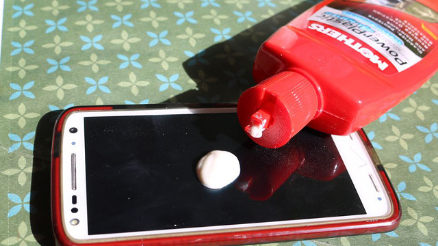 Kem làm mờ vết xước cho xe hơi