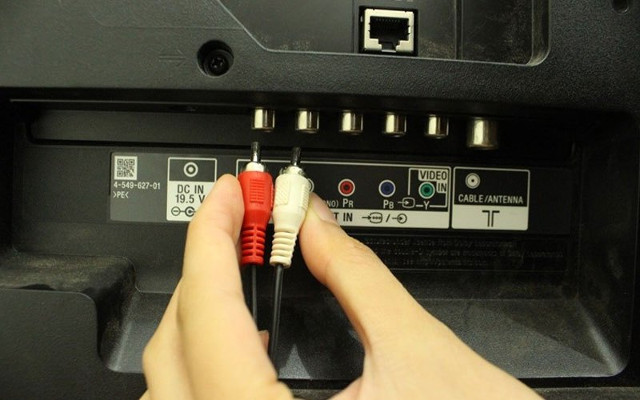 Các đầu kết nối cắm lỏng lẻo hoặc bị hỏng dây kết nối