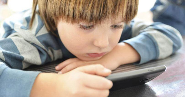 Kiểm soát trẻ dùng điện thoại iPhone