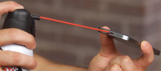 Dùng bình khí nén