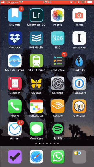 Mở thư mục ứng dụng trên doc iPhone
