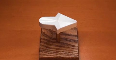 Mũi tên kỳ ảo luôn chỉ bên phải khiến dân mạng không khỏi kinh ngạc