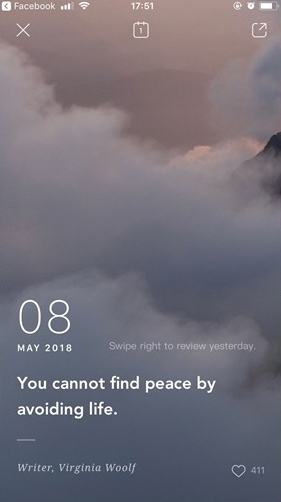 Tide cũng cung cấp những hình nền với “danh ngôn” đi kèm 
