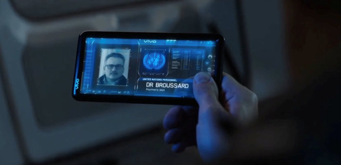 Captain America: Civil War (2016) - Smartphone trong suốt của Vivo