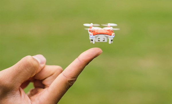 Drone nhỏ bằng ngón tay