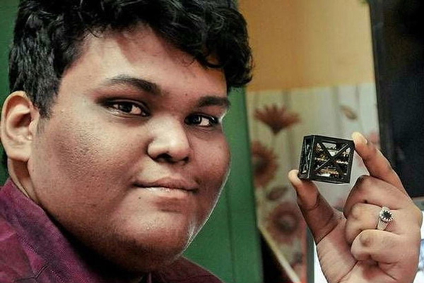 Vệ tinh nhẹ nhất thế giới