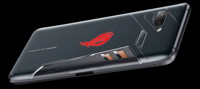 Lật ra mặt sau, bạn sẽ thấy vẻ đẹp của một máy chơi game