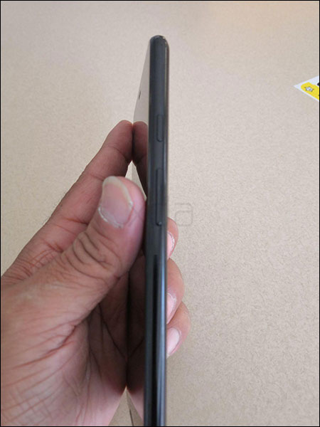 Cạnh bên của Google Pixel 3 XL