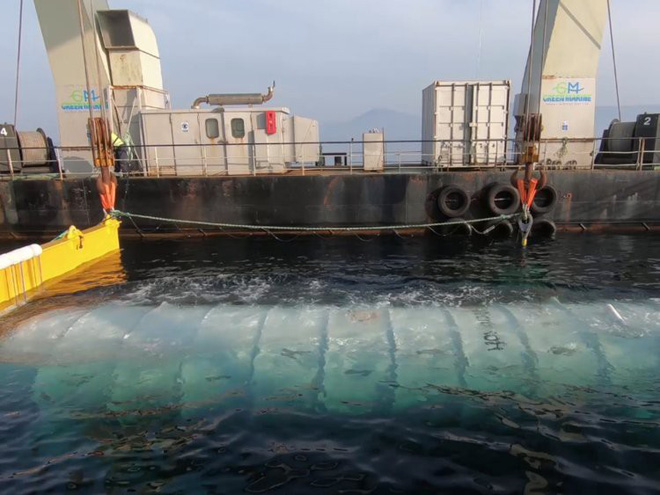 Hình ảnh trung tâm dữ liệu khi chìm hẳn xuống nước