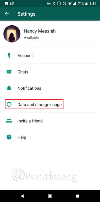 Chọn Data and storage usage trên Whatsapp
