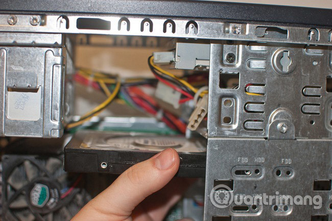 Lắp ổ cứng vào máy tính khác