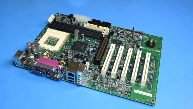 Bo mạch Intel D815EEA2U