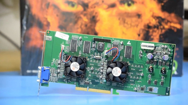 GPU Voodoo 5 5500 64MB được thiết kế với hai GPU riêng biệt chạy trên kênh SLI