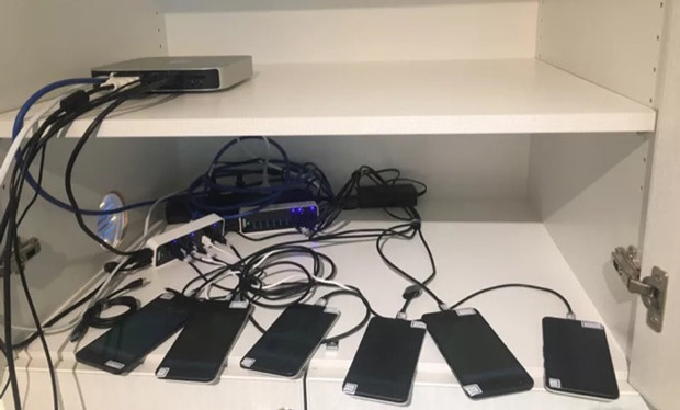 Thử nghiệm với 10 chiếc điện thoại Android chạy hơn 17.000 ứng dụng của các nhà nghiên cứu