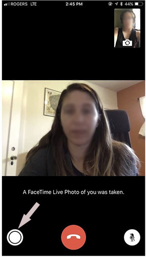 Nút chụp Live Photos và thông báo khi có người chụp hình bạn