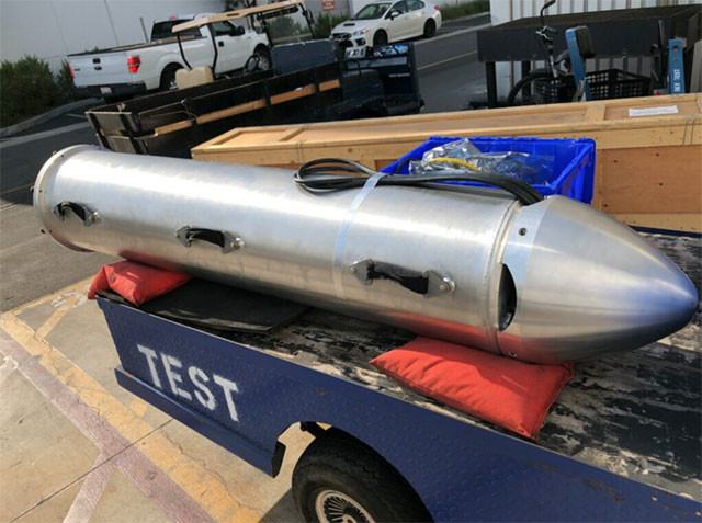 Tàu được chế tạo từ vỏ của tên lửa Falcon