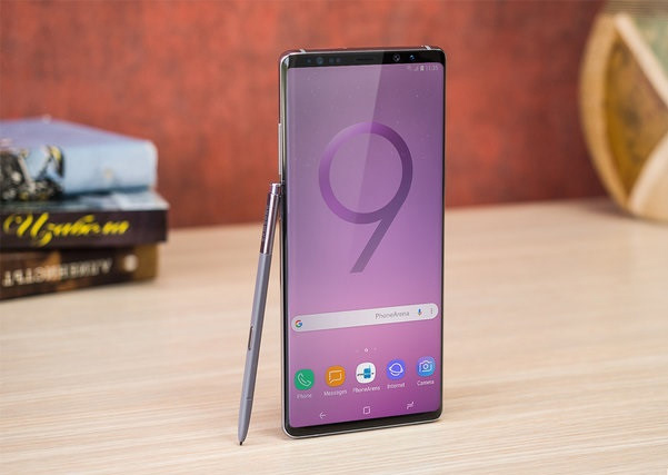 Note 9 cũng được nâng cấp bút S-Pen để có thêm công năng như một thiết bị hỗ trợ trình chiếu
