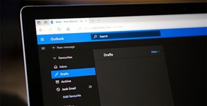 Cách bật nền tối cho Microsoft Outlook