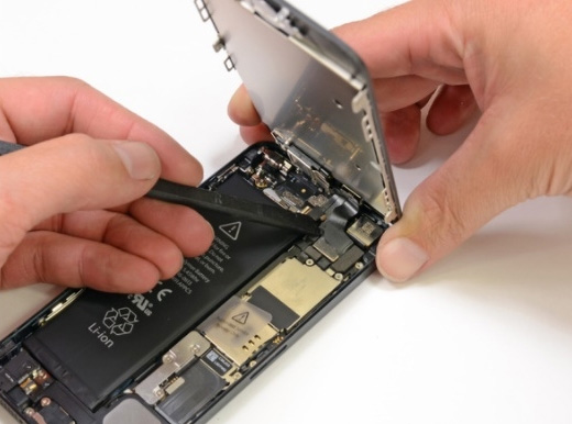 iPhone rơi xuống nước có sửa được không? - bloghong.com