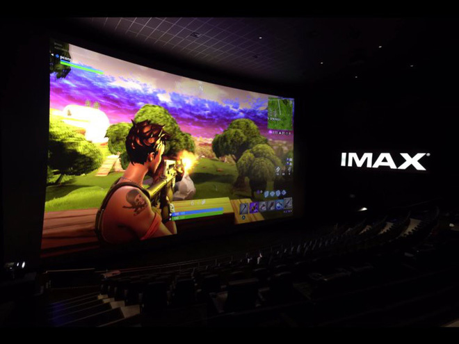 Màn hình IMAX ở trụ sở của IMAX lớn hơn 20% so với màn hình ở rạp chiếu phim thông thường