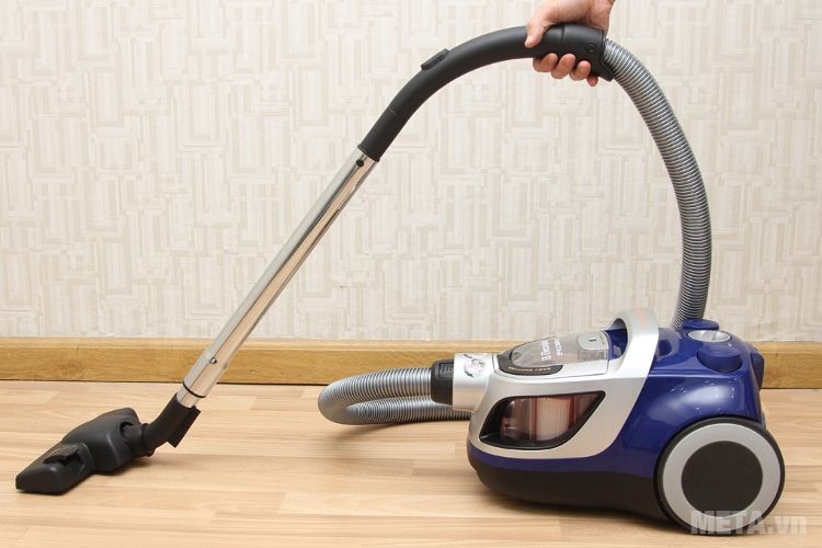 Máy hút bụi Electrolux ZTF7660