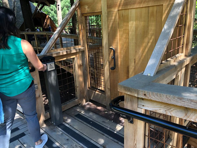 Để vào được ngôi nhà, bạn cần chìa khóa được Microsoft. 