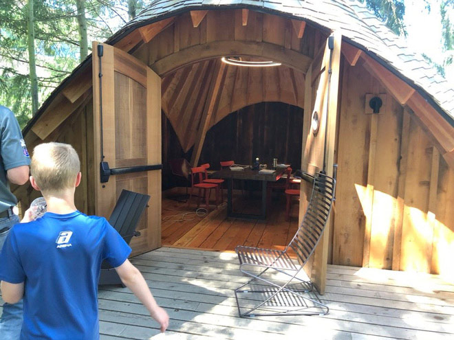 Ngôi nhà duy nhất có không gian đủ rộng cho một cuộc họp.