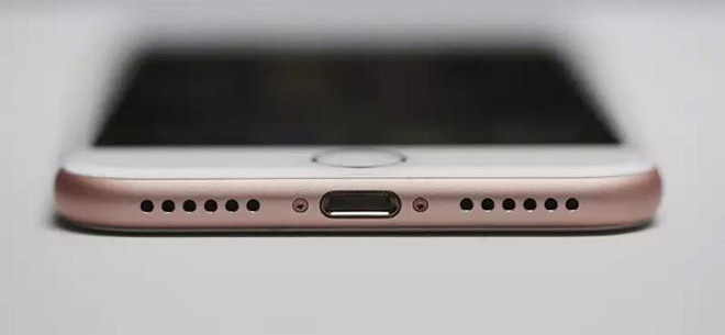 Apple không phải là công ty đầu tiên sản xuất và phát hành iPhone.