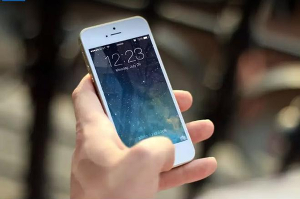  Ý tưởng “Slide to Unlock” - mở khóa bằng thao tác vuốt nhẹ được lấy cảm hứng từ phòng tắm máy bay