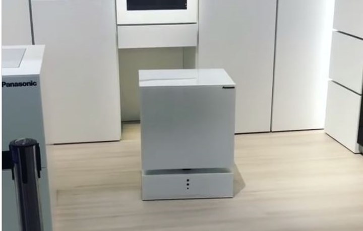 Tủ lạnh biết di chuyển