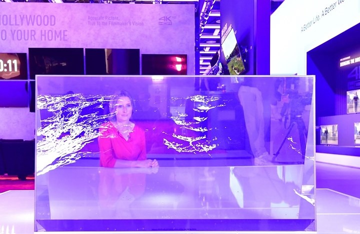 Ti vi trong suốt được nhiều nhà hàng tại Nhật Bản sử dụng