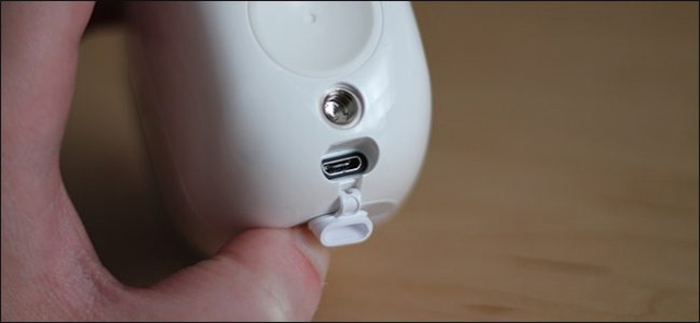 Cần phải được nạp lại điện sau mỗi vài tháng