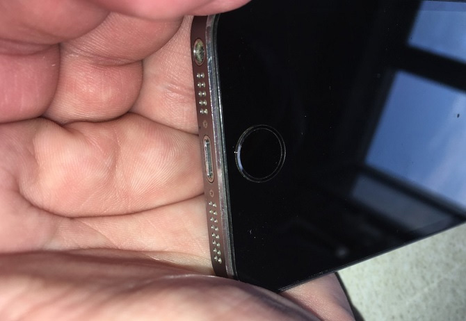 Loại bỏ nước ra khỏi loa iPhone