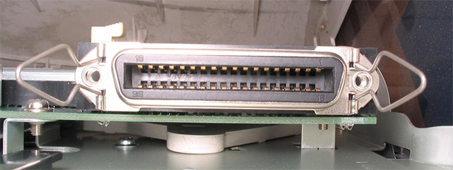 Các cổng kết nối thường thấy trên máy tính 16-cong-ket-noi-thuong-thay-tren-may-tinh-va-chuc-nang-cua-chung4