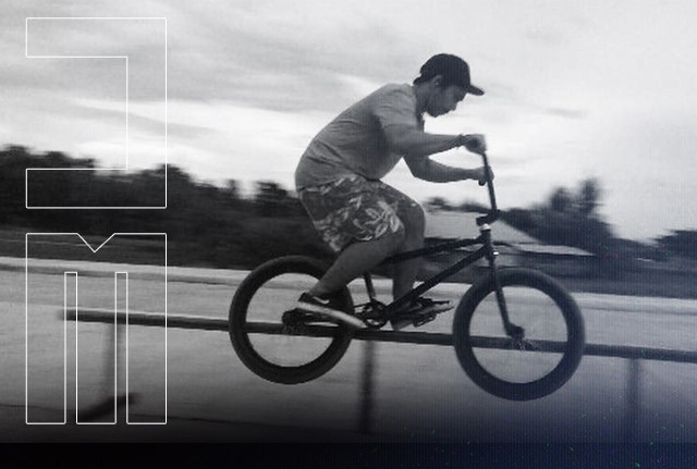  Ricafort ăn mừng bằng cách đi du lịch và tự thưởng cho bản thân một cái xe đạp BMX