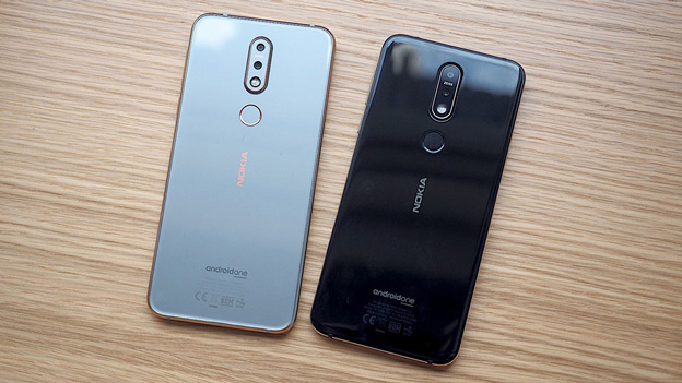 Nokia 7.1 có hai màu để người dùng lựa chọn là xanh đen và bạc ánh kim