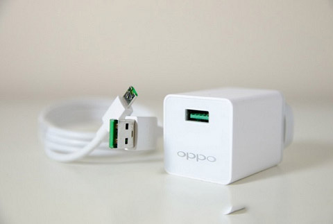 Dùng sạc pin kiểu “râu ông nọ cắm cằm bà kia” 4