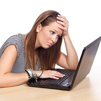 Tại sao máy tính tự nhiên tắt?