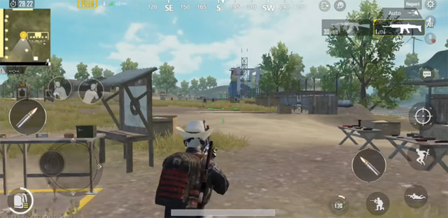 Charaktere aus PUBG Mobile üben Laufen und Schießen